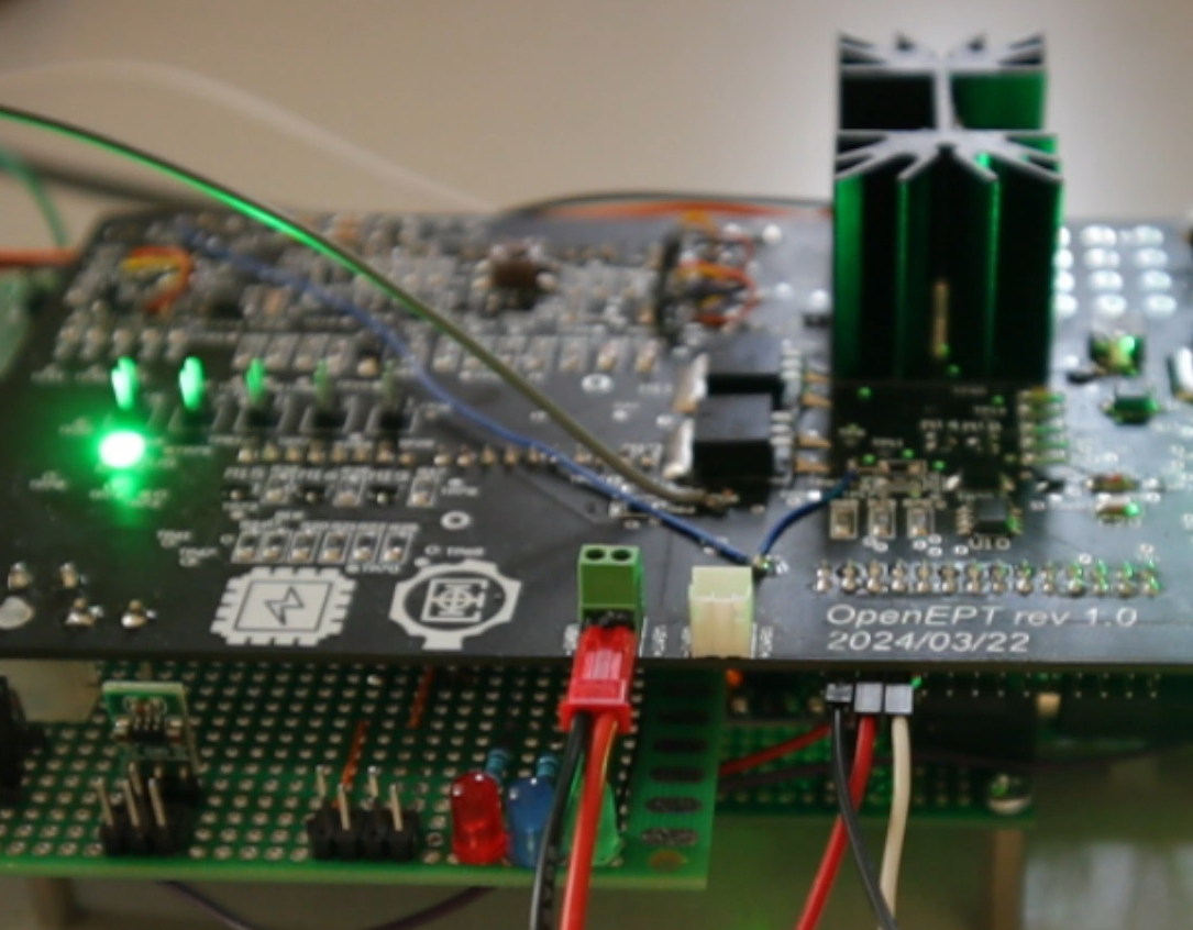 First battery discharge test over OpenEPT hardware is done